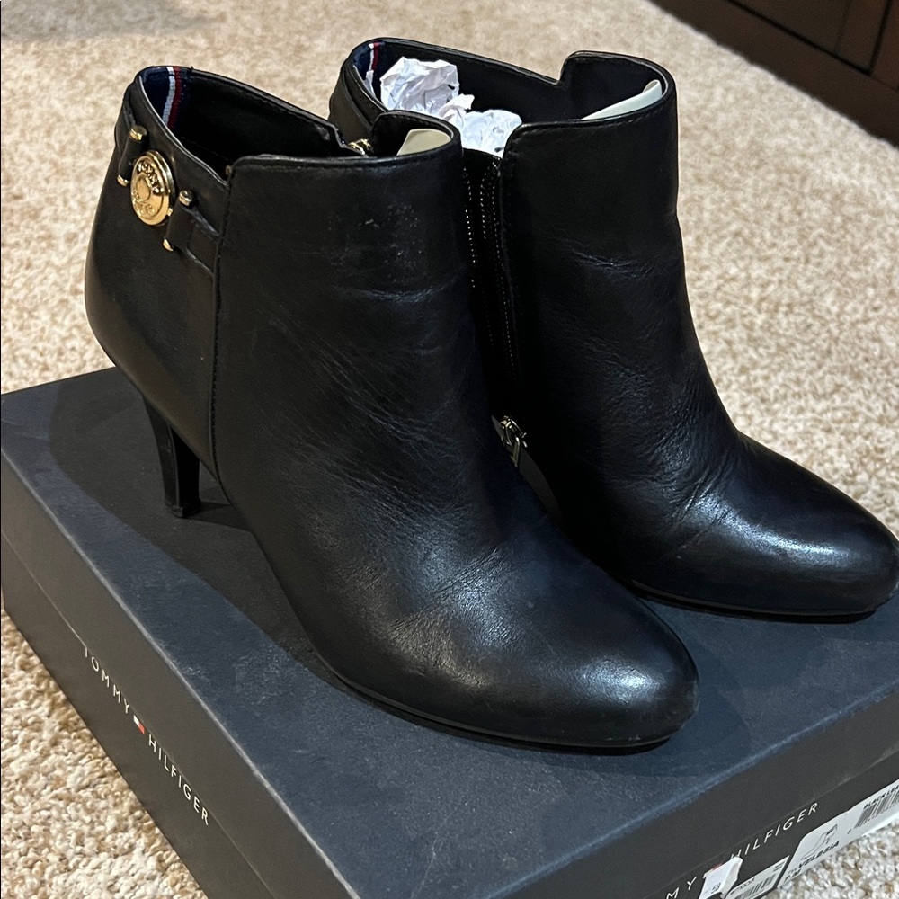 Tommy Hilfiger Velesia Black Leather Bootie